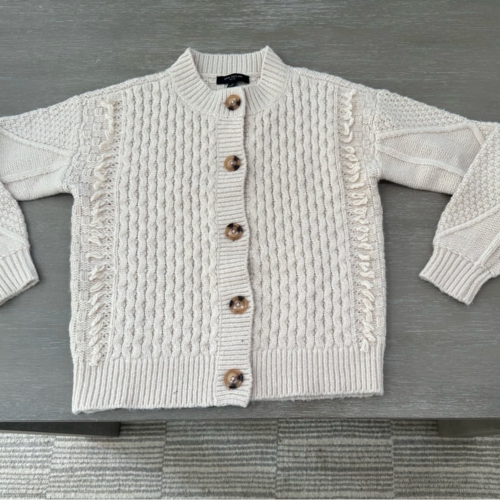 Ann Taylor cardigan NWT cream Small petite